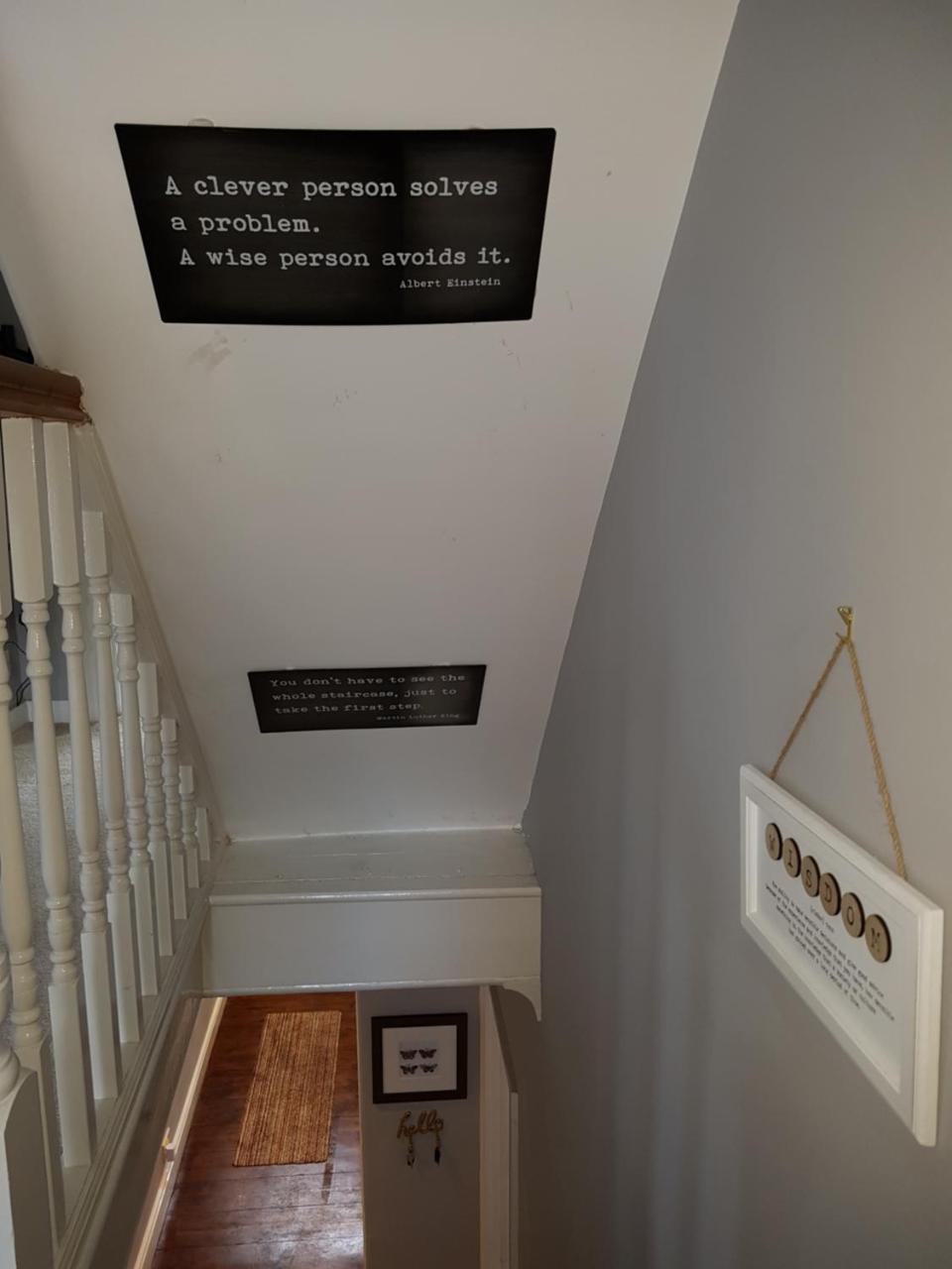 Appartamento Slough Centre Townhouse With Driveway Parking For Up To Two Cars Esterno foto
